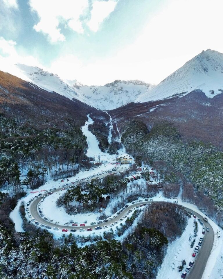 EFB88F2020El20Glaciar20Martial20y20el20centro20de20esquC3AD20Cerro20Martial20desde20el20aire2023Ushuaia2023TierradelFuego2023Patagonia2023Argentina2023TripinArgentina